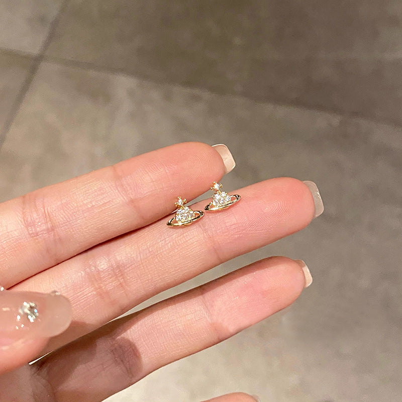 Elegantti Korvarengas jokaiseen tilaisuuteen