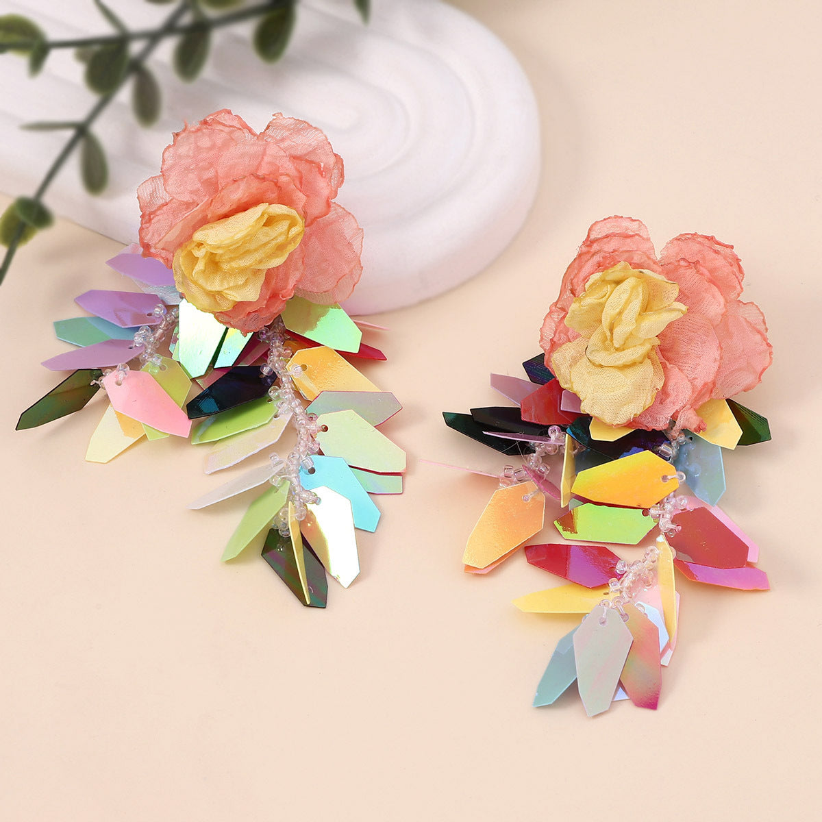 Hurmaava Korvarengas jokaiseen tilaisuuteen