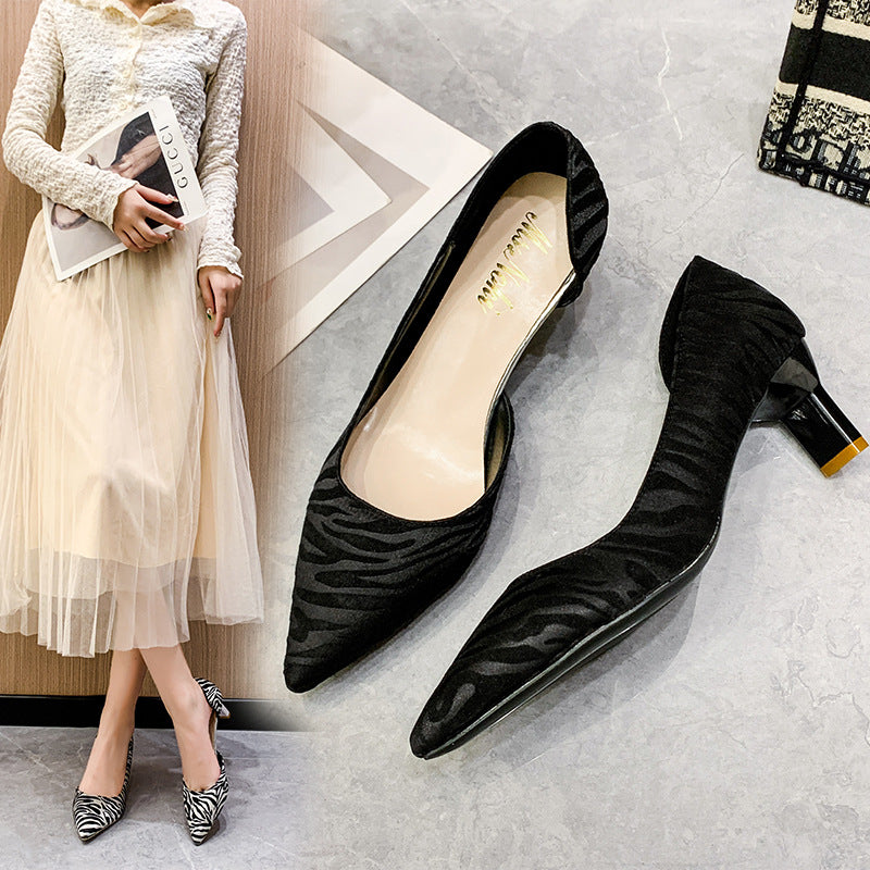 Tyylikkäät Ortopediset Sandaalit Ainutlaatuisella Muotoilulla