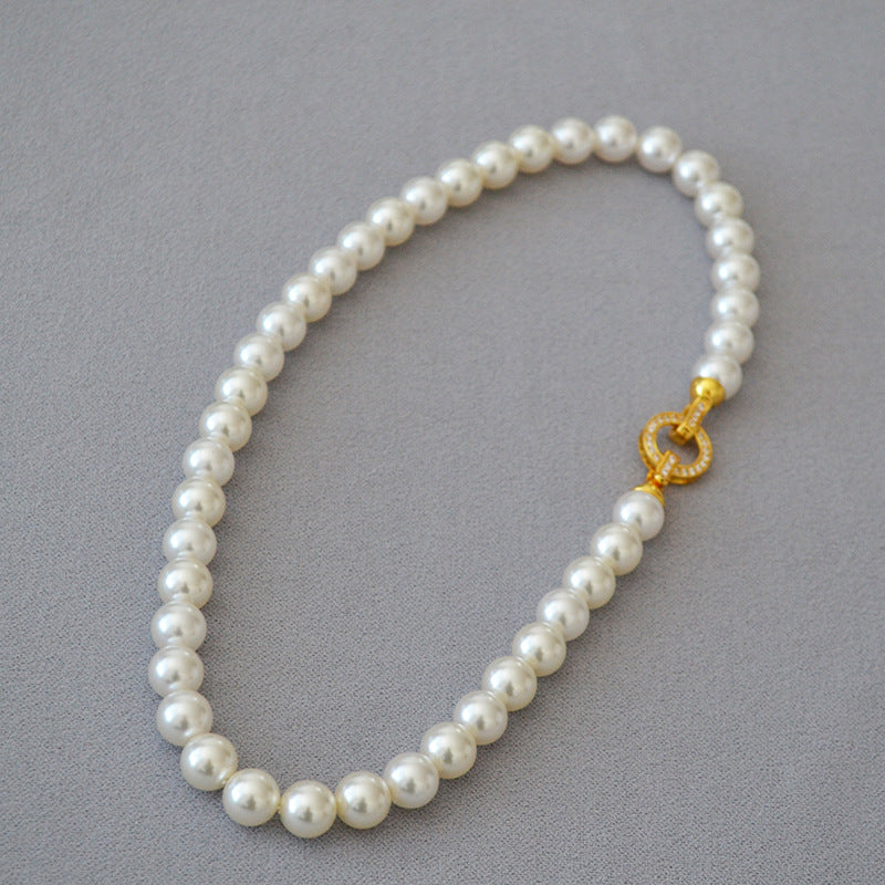 Romanttinen Helmi Kaulakoru erityisiin hetkiin