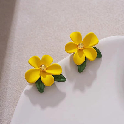 Elegantti Korvarengas jokaiseen tilaisuuteen