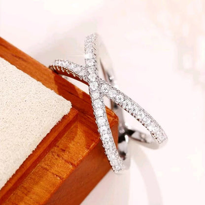 Kaunis Hopea Sormus ainutlaatuisella tyylillä