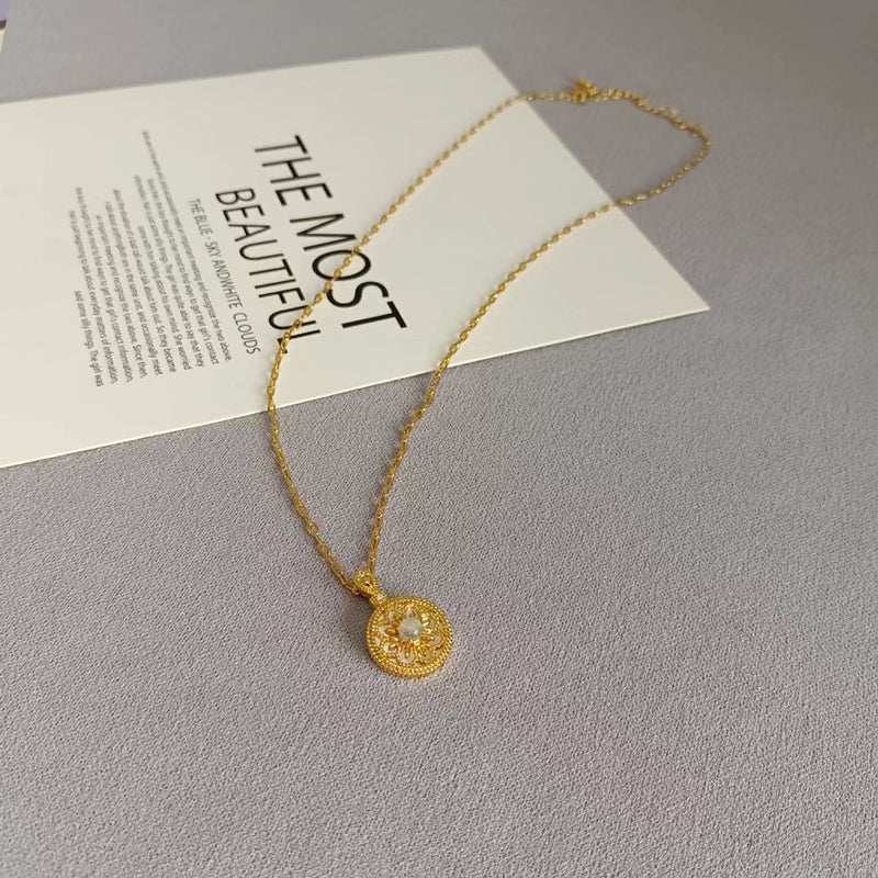 Herkkä käsityö Kaulakoru