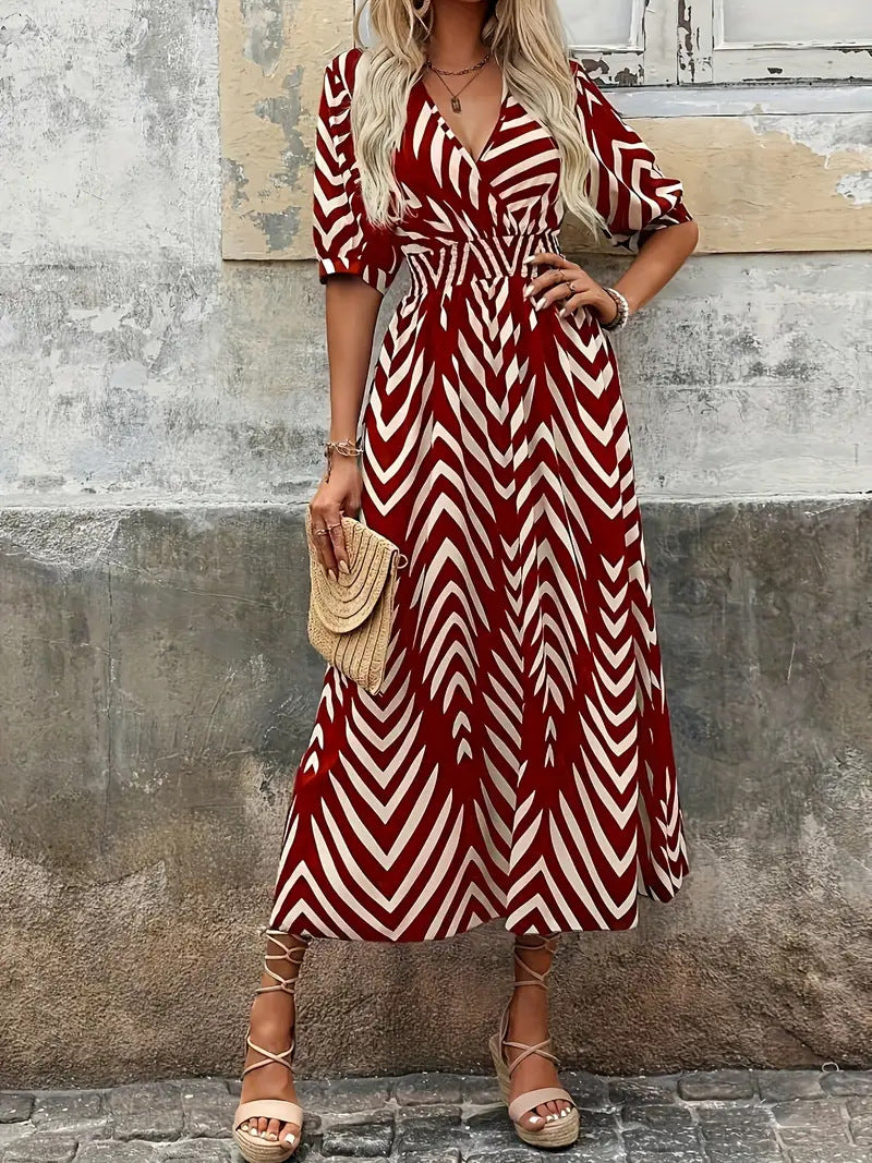 Well Tailored Dress with a Graceful Silhouette