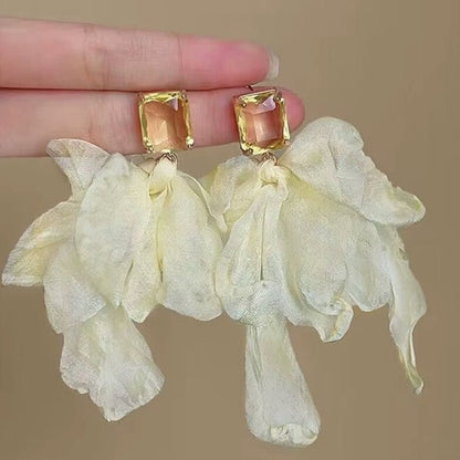 Elegantti Korvarengas jokaiseen tilaisuuteen