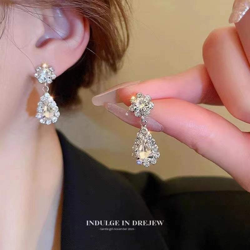 Elegantti Korvarengas jokaiseen tilaisuuteen