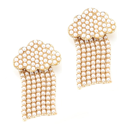 Kaunis Helmi Korusetti ainutlaatuisella tyylillä