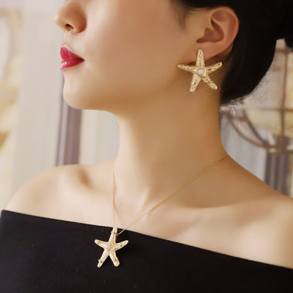 Romanttinen Helmi Kaulakoru erityisiin hetkiin