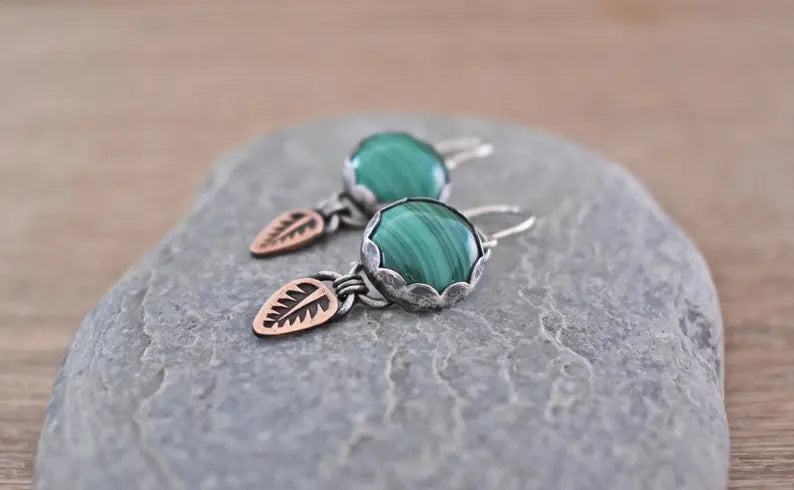 Klassinen Hopea Korvarengas ajattomalla viehätyksellä