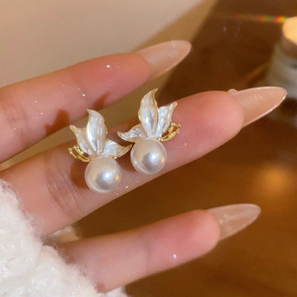 Hurmaava Helmi Korvarengas jokaiseen tilaisuuteen