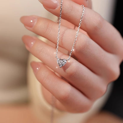 Klassinen Kaulakoru ajattomalla viehätyksellä