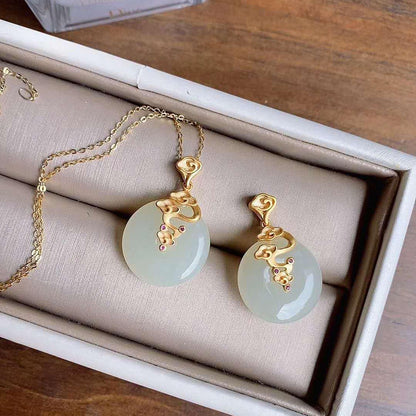 Klassinen Kulta Kaulakoru ajattomalla viehätyksellä