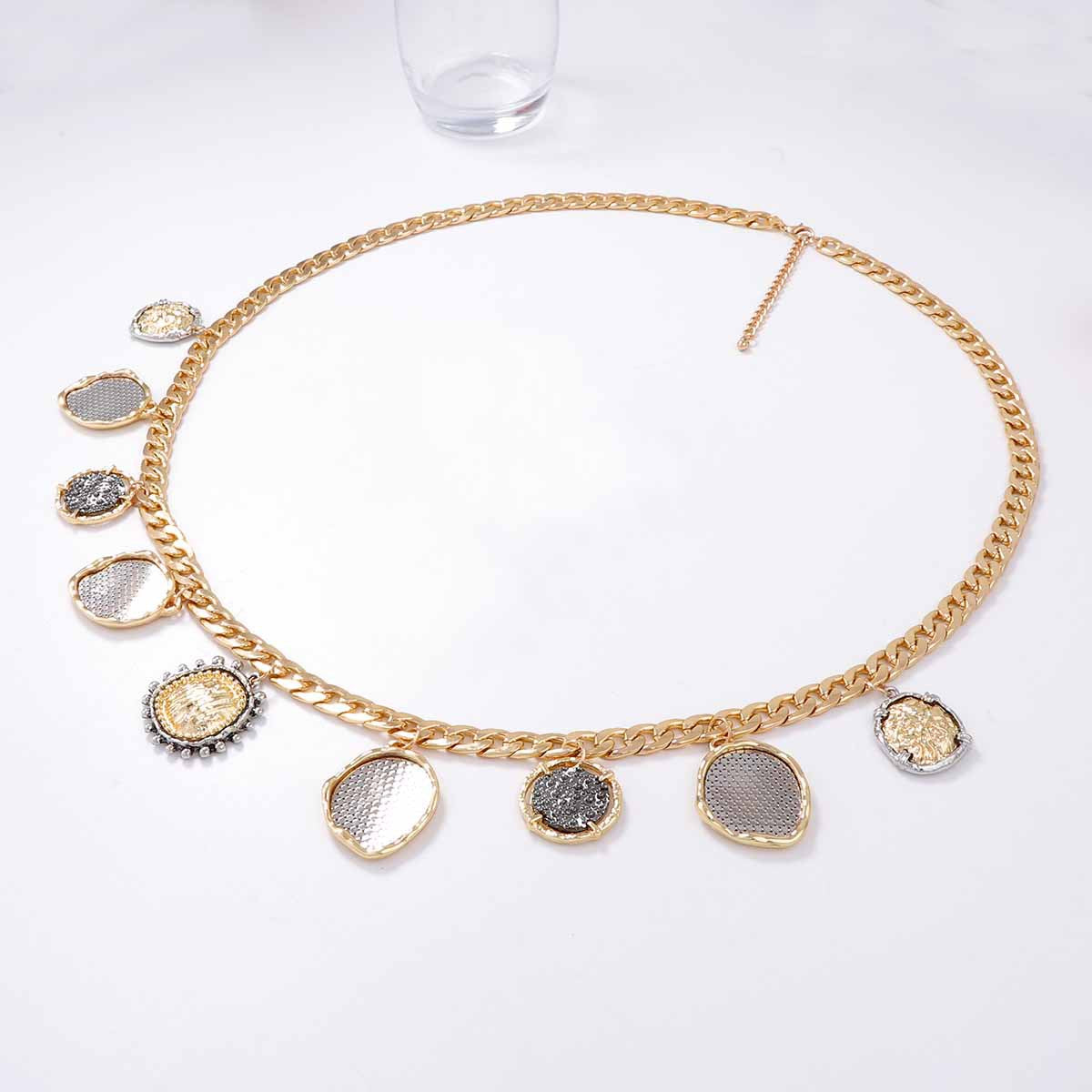 Elegantti Koru jokaiseen tilaisuuteen