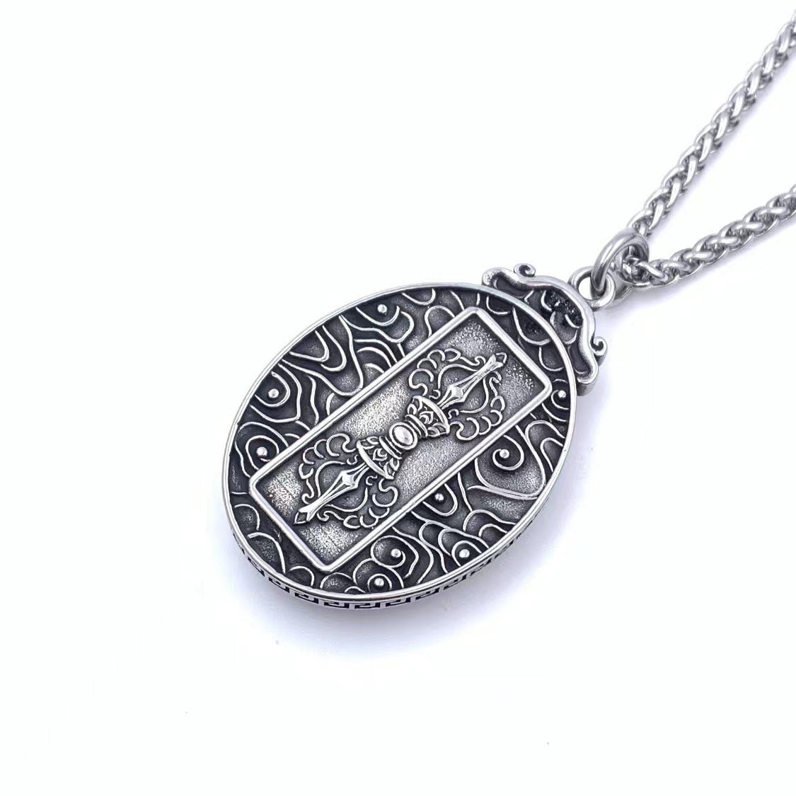 Hurmaava Riipus jokaiseen tilaisuuteen