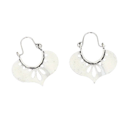 Klassinen Sormus ajattomalla viehätyksellä