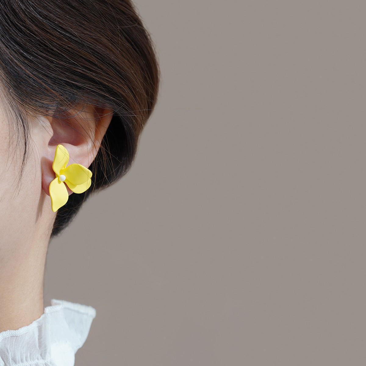 Klassinen Korvarengas ajattomalla viehätyksellä