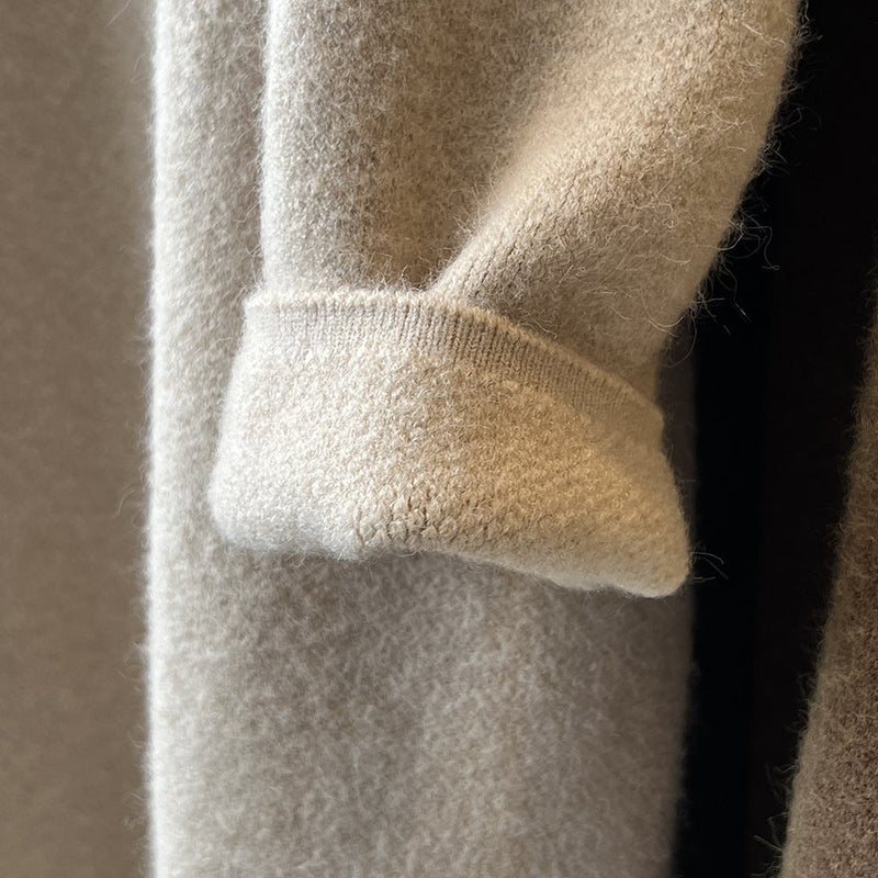 Well Tailored Cardigan with a Graceful Silhouette