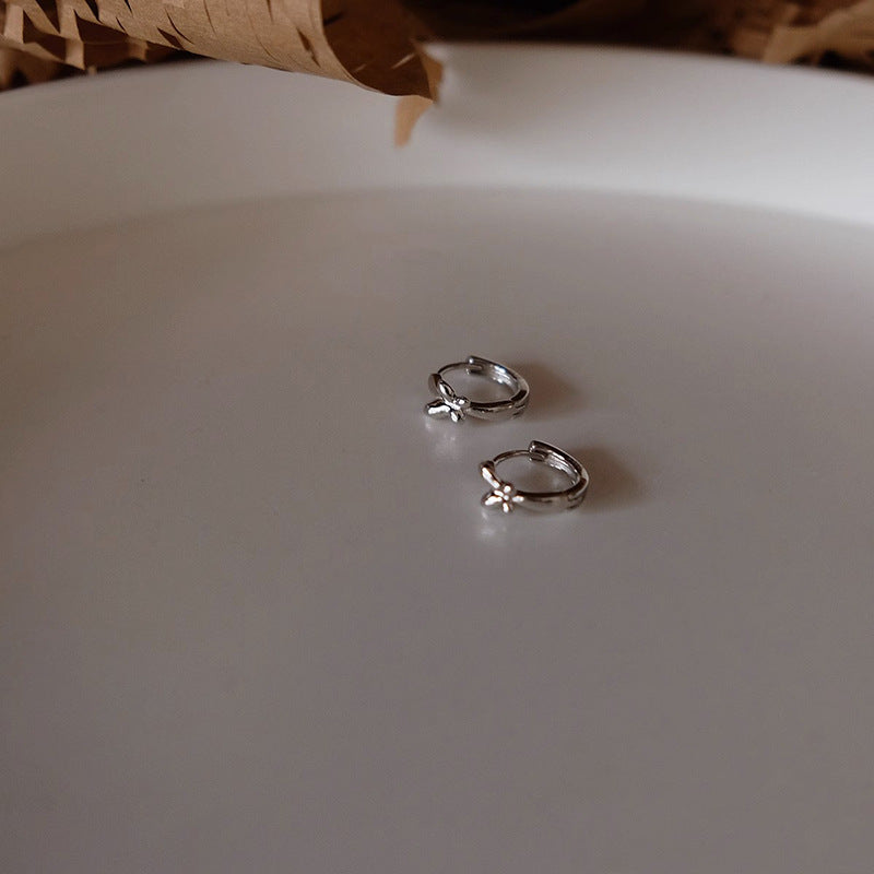 Kaunis Korvarengas ainutlaatuisella tyylillä