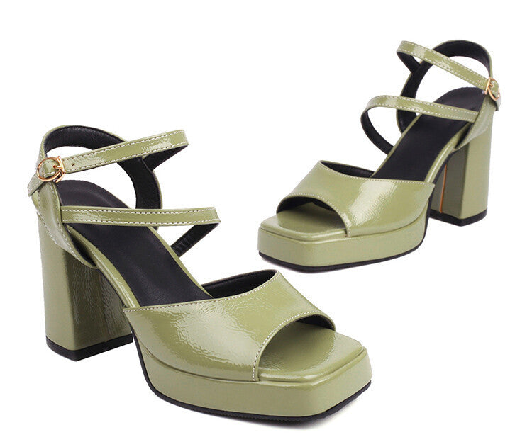 Klassiset Ortopediset Sandaalit Ajattomalla Tyylillä