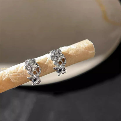 Kaunis Korvarengas ainutlaatuisella tyylillä