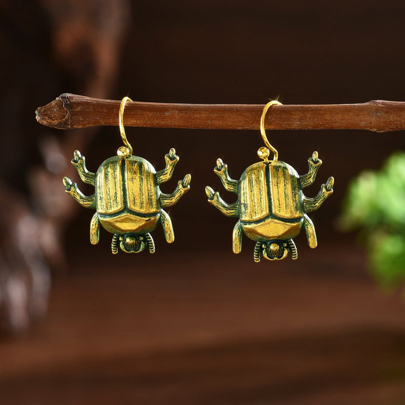 Kaunis Korvarengas ainutlaatuisella tyylillä