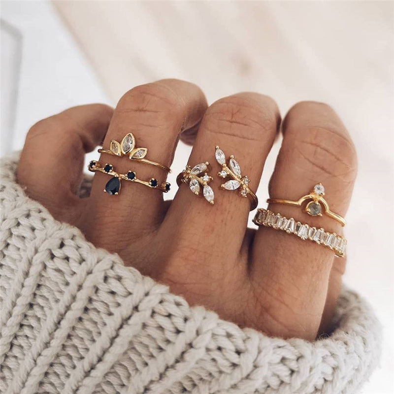 Hurmaava Korusetti jokaiseen tilaisuuteen