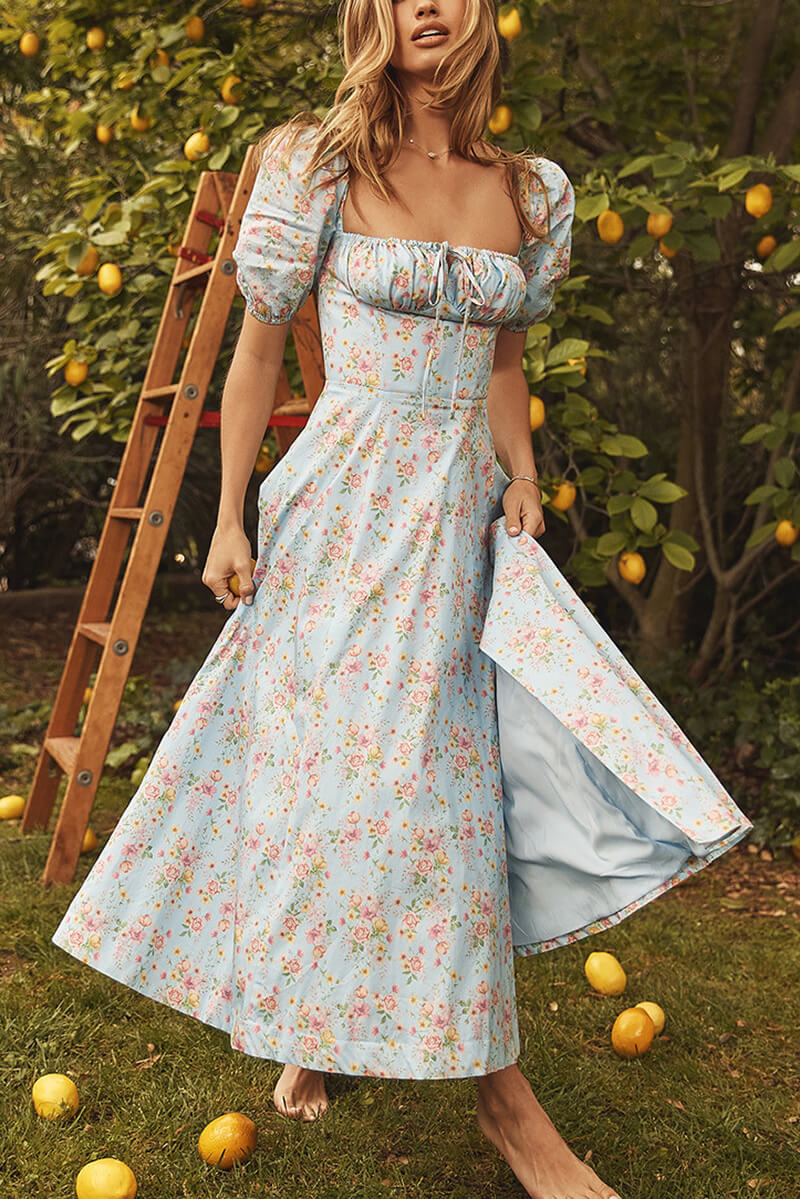 Classic Vintage Dress with a Flattering Fit