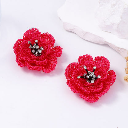 Kaunis Korvarengas ainutlaatuisella tyylillä