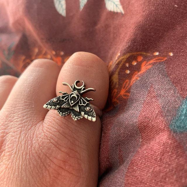 Romanttinen Sormus erityisiin hetkiin