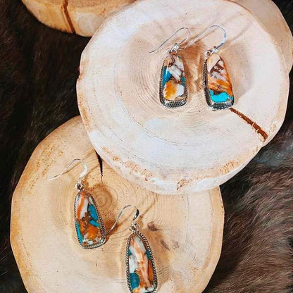 Kaunis Korvarengas ainutlaatuisella tyylillä