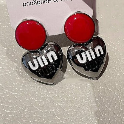 Kaunis Korvarengas ainutlaatuisella tyylillä