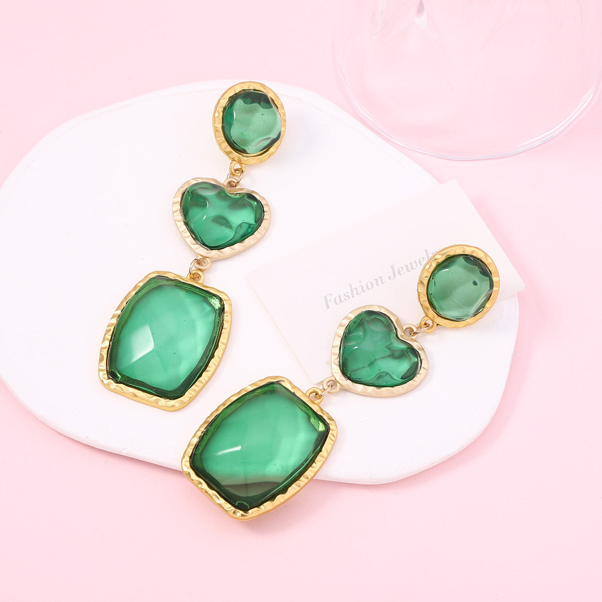 Hurmaava Korvarengas jokaiseen tilaisuuteen