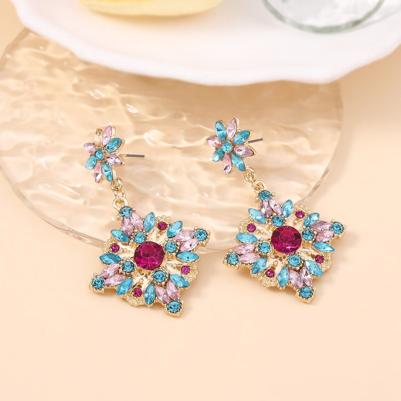 Kaunis Korvarengas ainutlaatuisella tyylillä