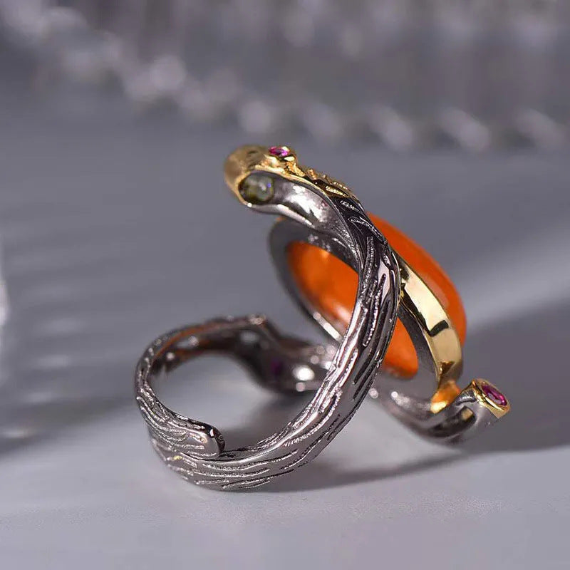 Klassinen Hopea Sormus ajattomalla viehätyksellä