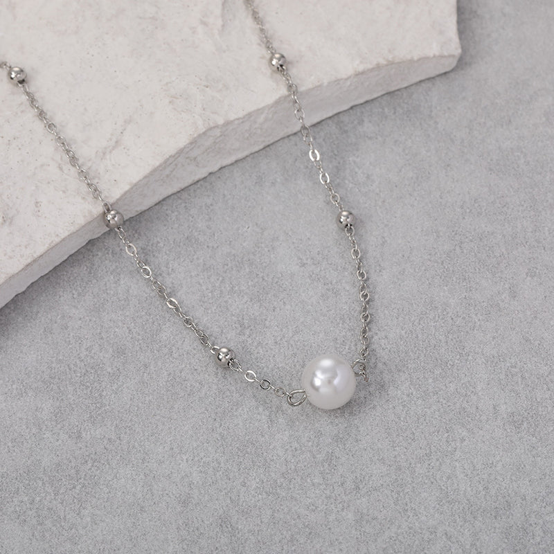 Klassinen Helmi Kaulakoru ajattomalla viehätyksellä