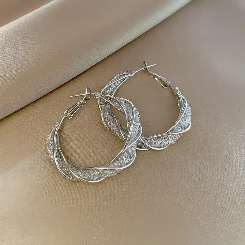 Klassinen Korvarengas ajattomalla viehätyksellä