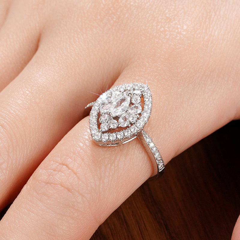 Romanttinen Sormus erityisiin hetkiin