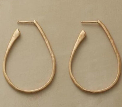 Klassinen Sormus ajattomalla viehätyksellä