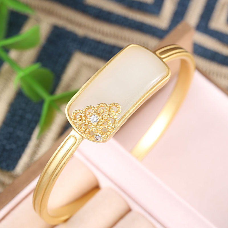 Romanttinen Hopea Rannekoru erityisiin hetkiin