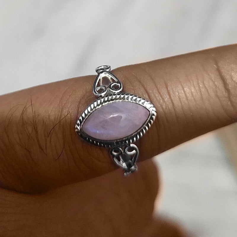 Romanttinen Sormus erityisiin hetkiin