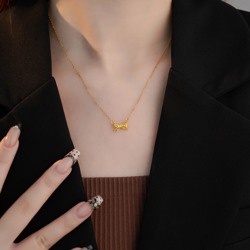 Klassinen Kaulakoru ajattomalla viehätyksellä