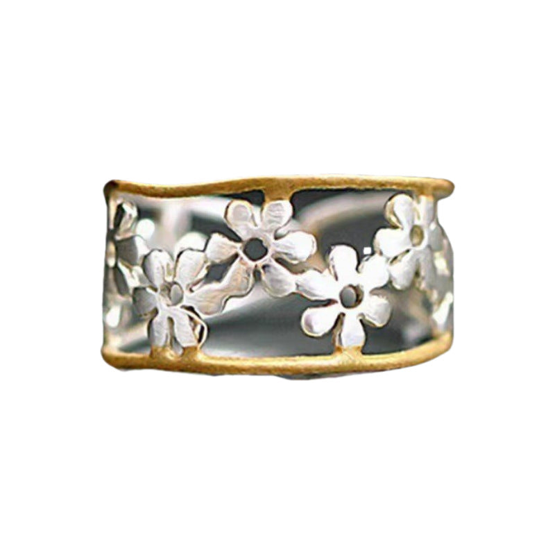 Klassinen Sormus ajattomalla viehätyksellä