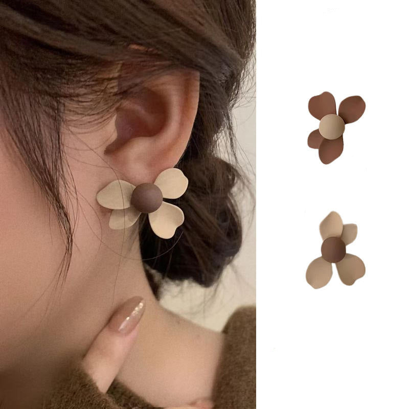 Elegantti Korvarengas jokaiseen tilaisuuteen