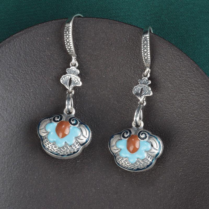 Hurmaava Hopea Korvarengas jokaiseen tilaisuuteen