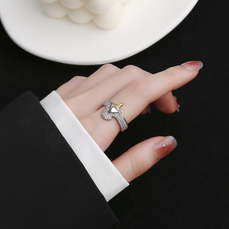 Romanttinen Hopea Sormus erityisiin hetkiin