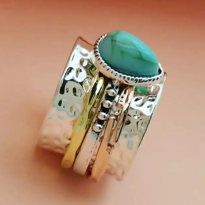 Klassinen Sormus ajattomalla viehätyksellä