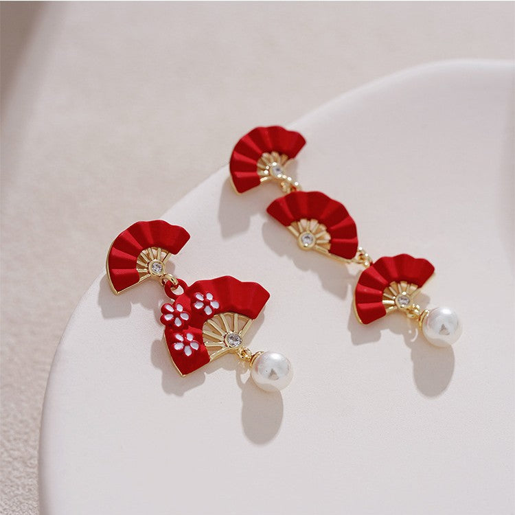 Hurmaava Helmi Korvarengas jokaiseen tilaisuuteen