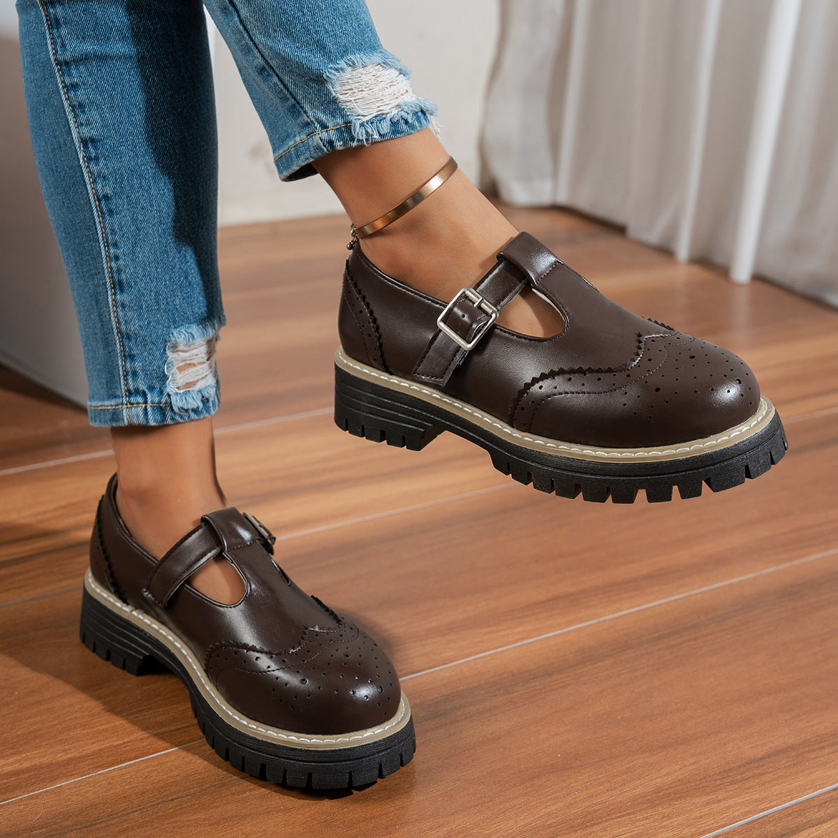 Sulavalinaiset Ortopediset Kengät Moderniin Tyyliin