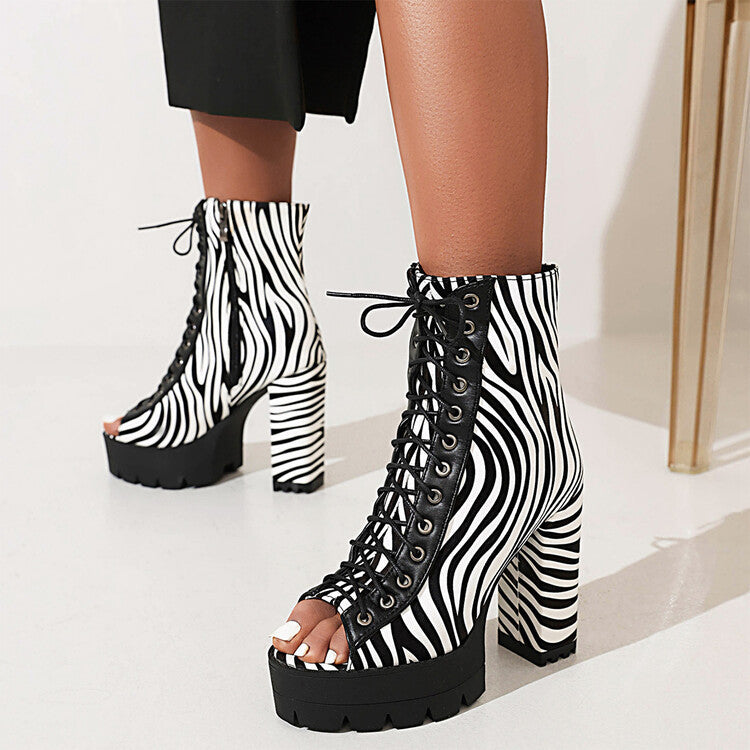 Tyylikkäät Ortopediset Sandaalit Ainutlaatuisella Muotoilulla