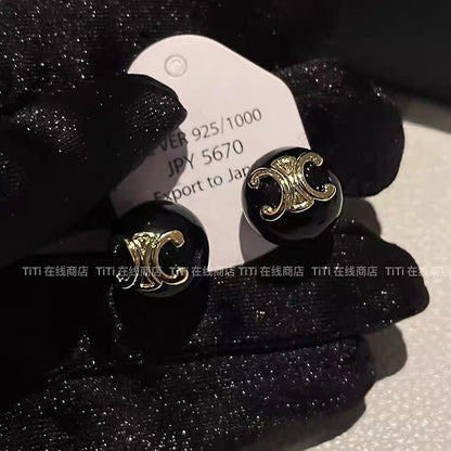 Klassinen Korvarengas ajattomalla viehätyksellä